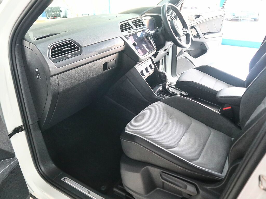 Volkswagen Tiguan 2.0 R-line Tdi Dsg 4Motion CA68FCV White #4