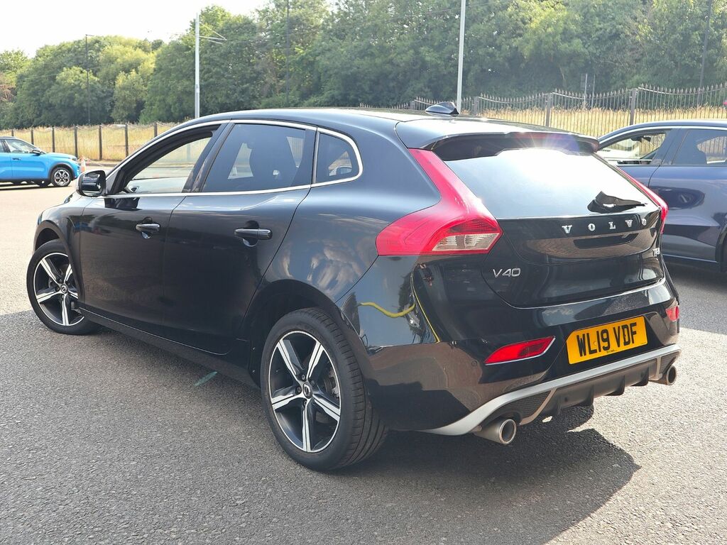 Volvo V40 2.0 R-design Edition T2 WL19VDF Black #2