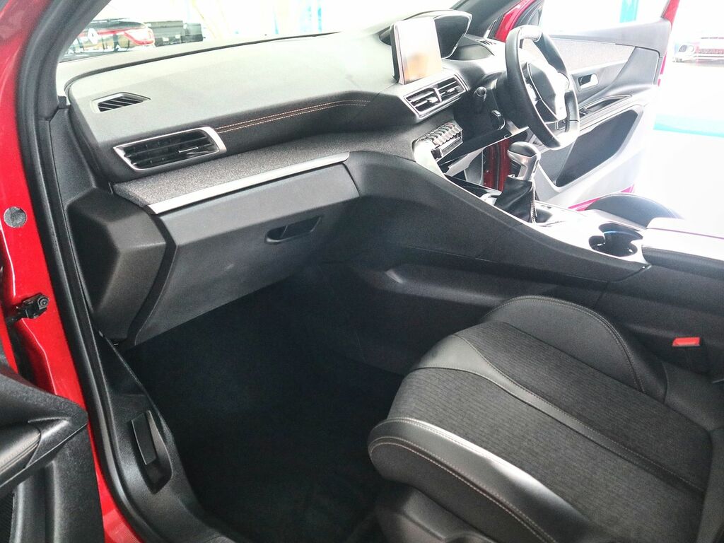 Peugeot 3008 1.2 Gt Line Premium Puretech YT69LKP Red #4