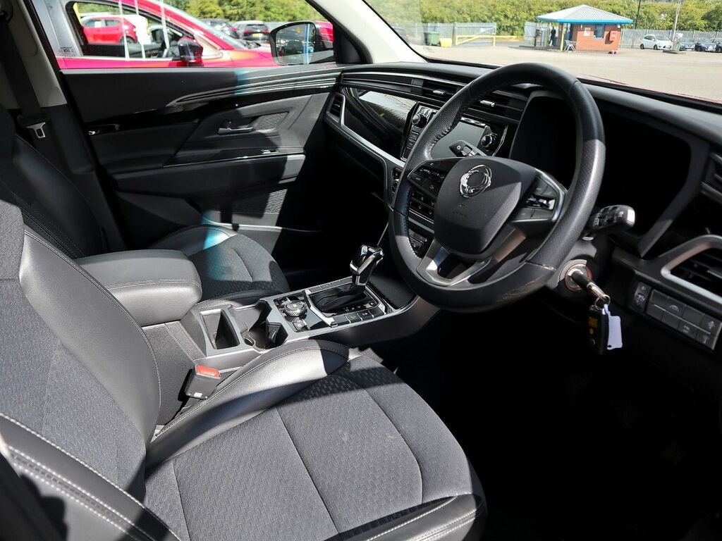 SsangYong Korando Ventura Red #3