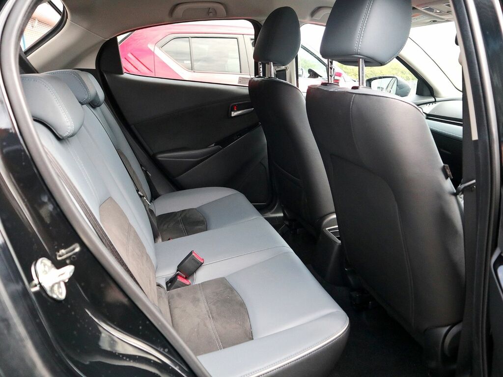 Mazda 2 Gt Sport Skyactiv-g Black #4