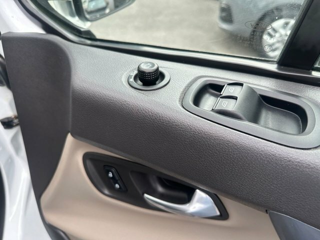Ford Tourneo Custom 2.0 Tdci 170Ps Low Roof 8 Seater Titanium Grey #18