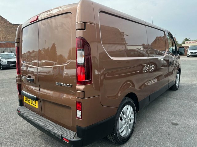 Renault Trafic 1.6 Dci 27 Business Swb Standard Roof Euro 6 White #27
