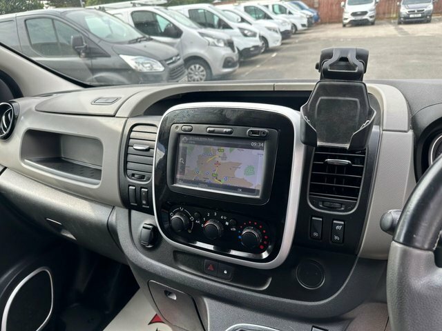 Renault Trafic 1.6 Dci 27 Business Swb Standard Roof Euro 6 White #15