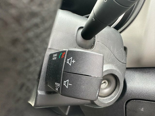 Renault Trafic 1.6 Dci 27 Business Swb Standard Roof Euro 6 White #23