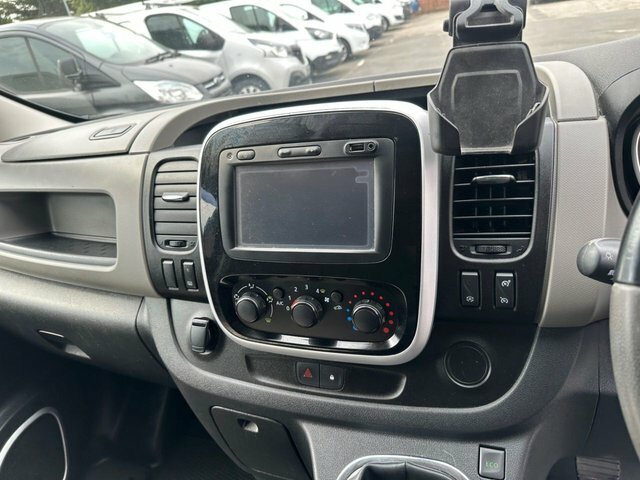 Renault Trafic 1.6 Dci 27 Business Swb Standard Roof Euro 6 White #21