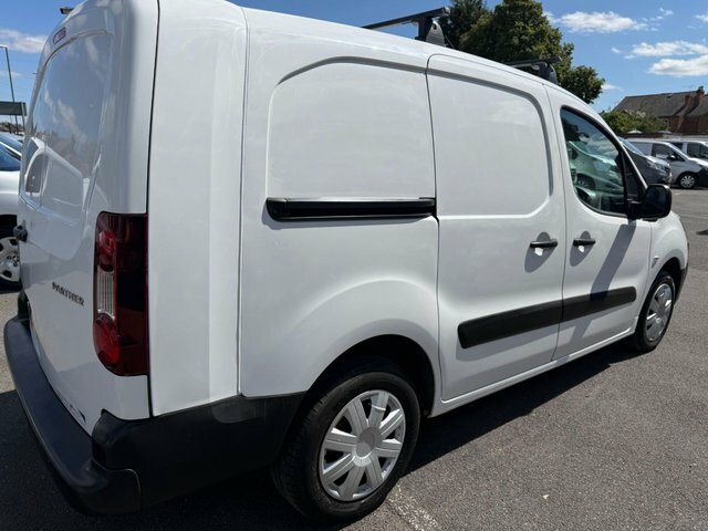 Peugeot Partner 1.6 Bluehdi 744 S White #2