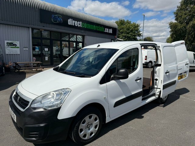 Peugeot Partner Diesel White #24