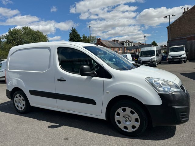 Peugeot Partner Diesel White #34