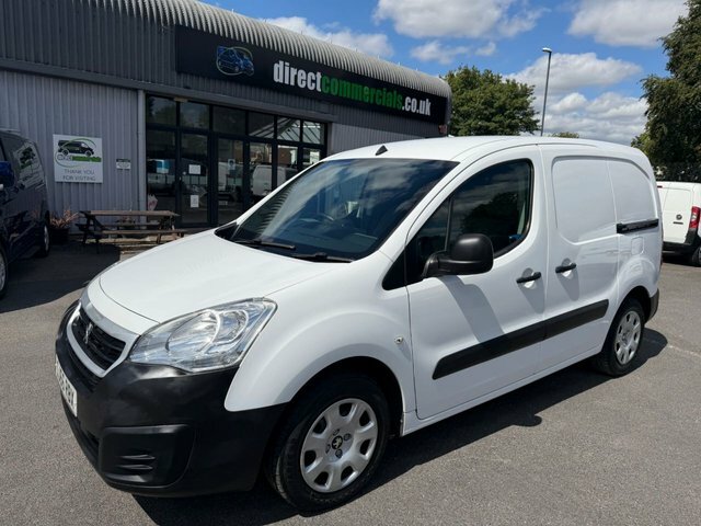 Peugeot Partner Diesel White #33