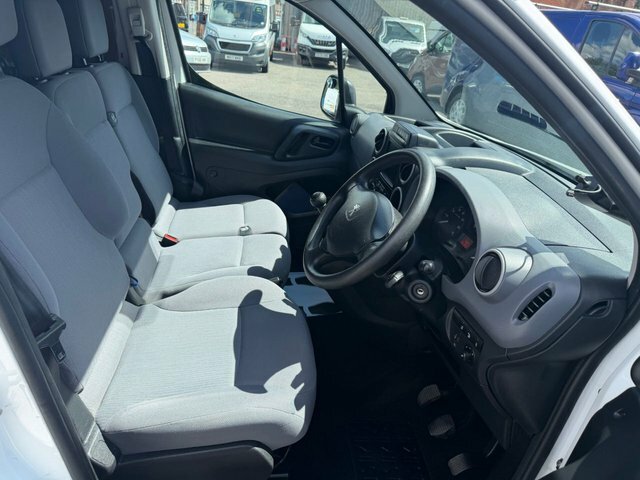 Peugeot Partner Diesel White #12