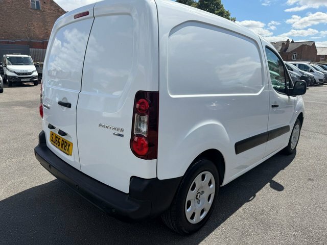 Peugeot Partner Diesel White #22