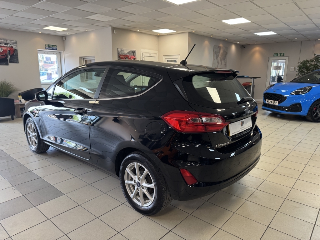 Ford Fiesta 1.1 Zetec SK18BWH Black #4
