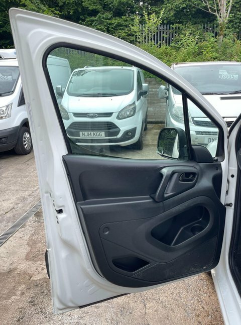 Peugeot Partner 1.6 Hdi Se L1 850 89 Bhp White #26