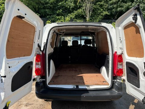 Citroen Berlingo First Red #12