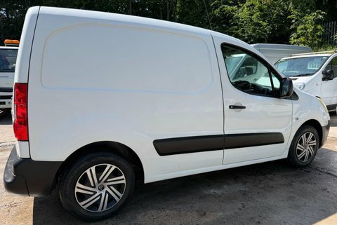 Citroen Berlingo First Red #8