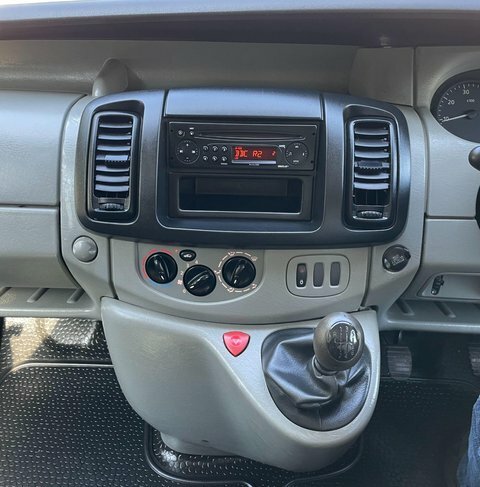 Renault Trafic Mpv Silver #24