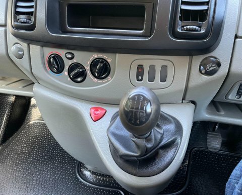 Renault Trafic Mpv Silver #26