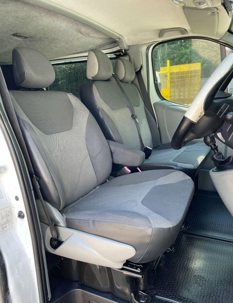 Renault Trafic Mpv Silver #20
