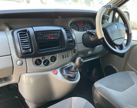 Renault Trafic Mpv Silver #31