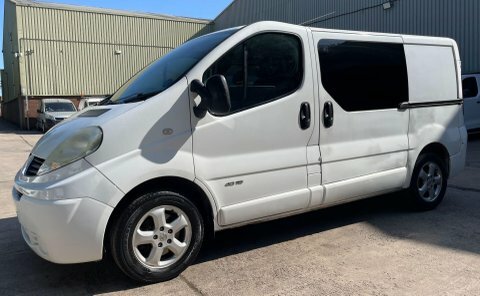 Renault Trafic Mpv Silver #15
