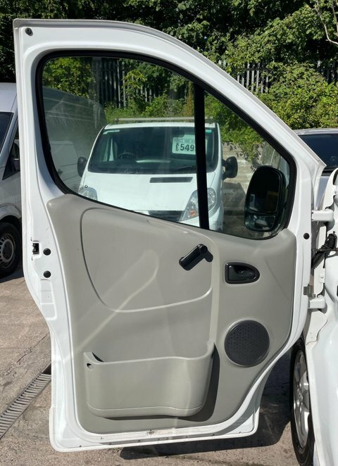 Renault Trafic Mpv Silver #28