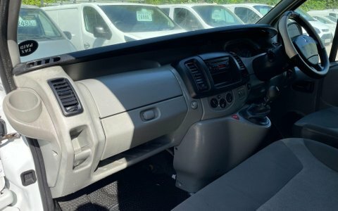 Renault Trafic Mpv Silver #30
