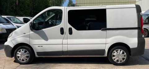 Nissan Primastar Mpv White #13