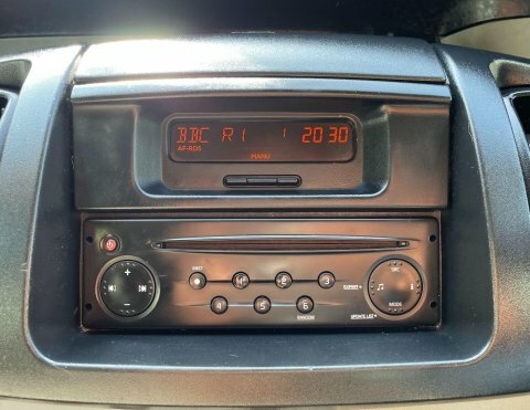 Nissan Primastar Mpv White #25