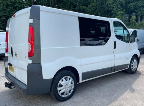 Nissan Primastar Mpv White #7