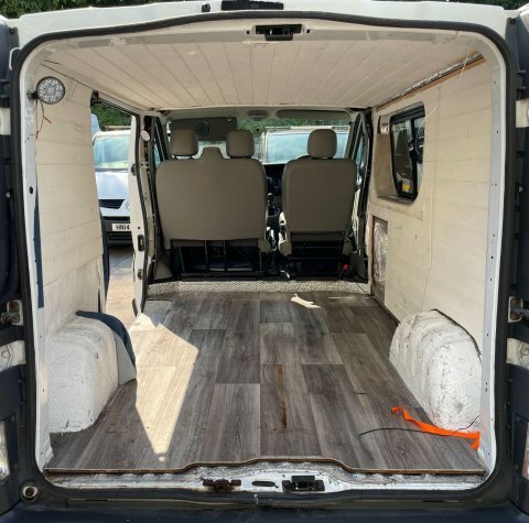 Nissan Primastar Mpv White #10