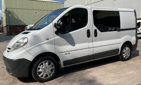 Nissan Primastar Mpv White #16