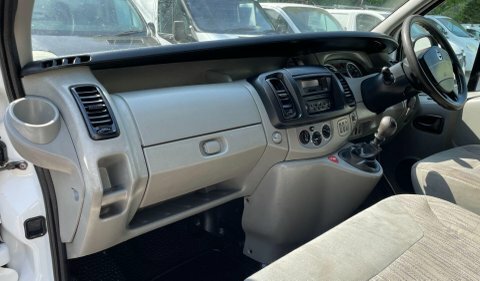 Nissan Primastar Mpv White #29