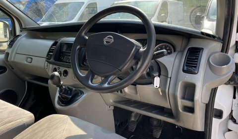 Nissan Primastar Mpv White #21