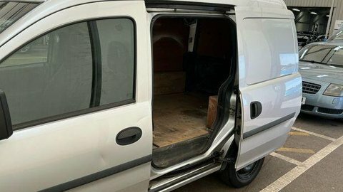 Vauxhall Combo Cdti 2000 Sportive White #11