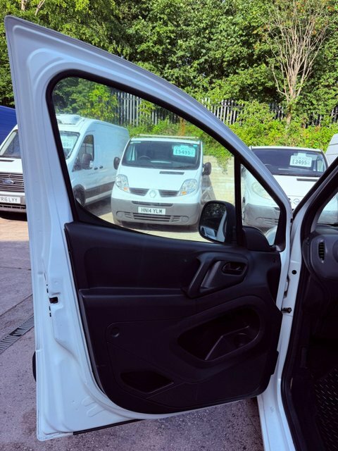 Citroen Berlingo Plus Black #38