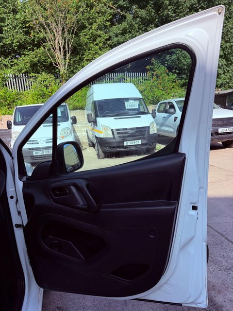 Citroen Berlingo Plus Black #37