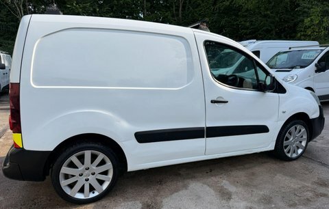 Peugeot Partner Black #8