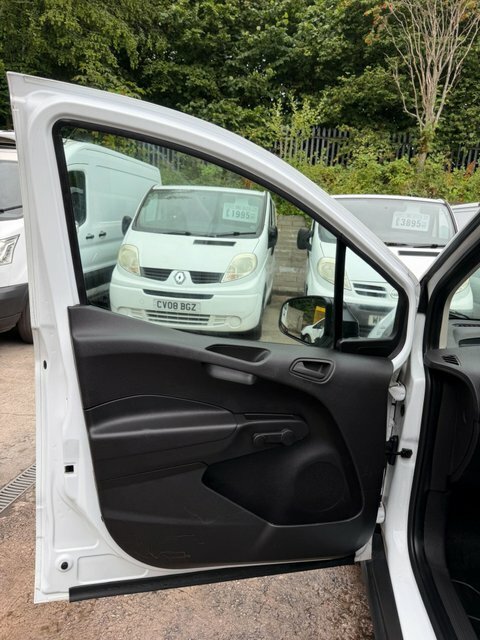Ford Transit Courier 1.5 Tdci 100Ps Limited Van 6 Speed Convertible White #32