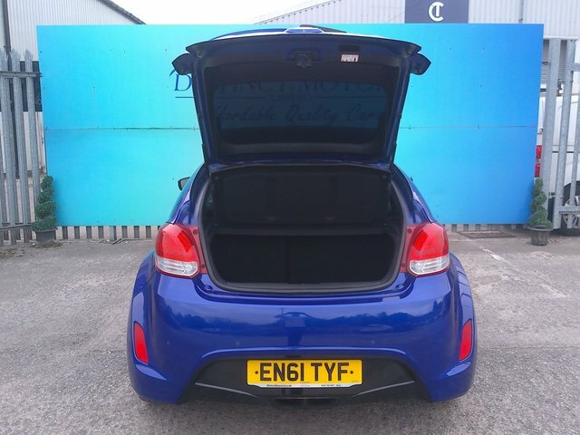 Hyundai Veloster Hatchback White #9