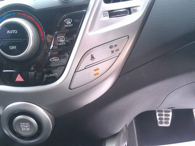 Hyundai Veloster Hatchback White #16