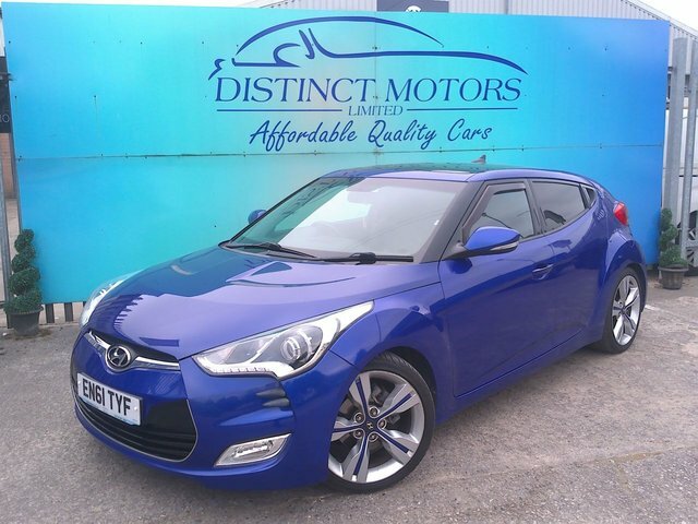 Hyundai Veloster Hatchback White #3