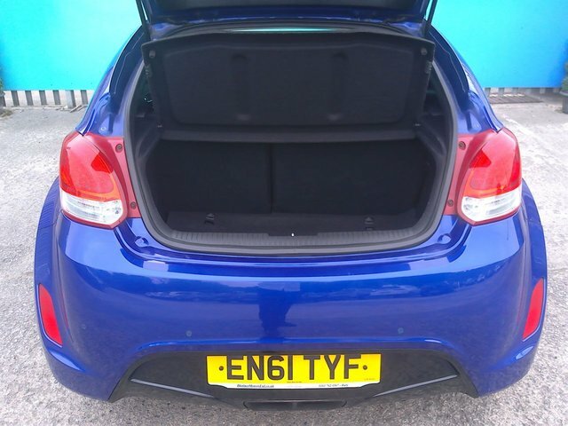 Hyundai Veloster Hatchback White #10