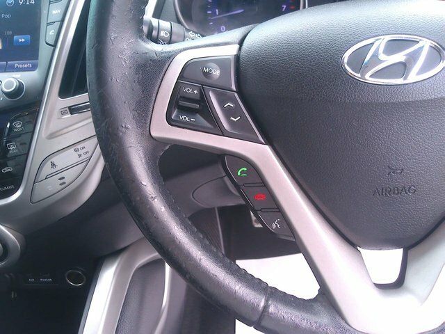 Hyundai Veloster Hatchback White #20