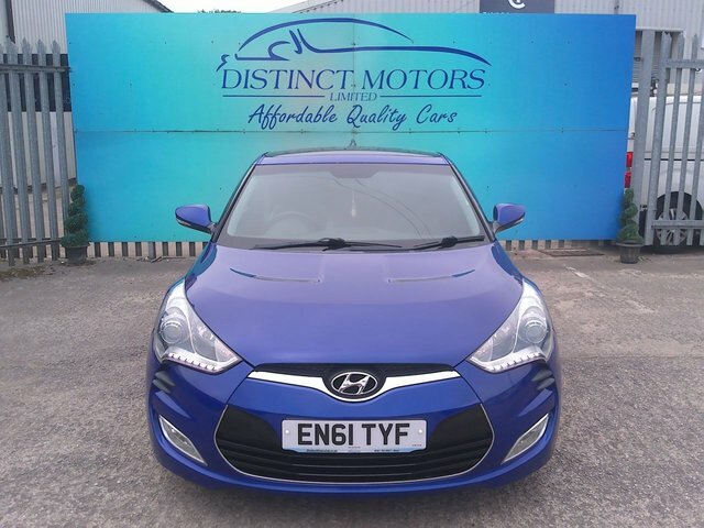 Hyundai Veloster Hatchback White #2