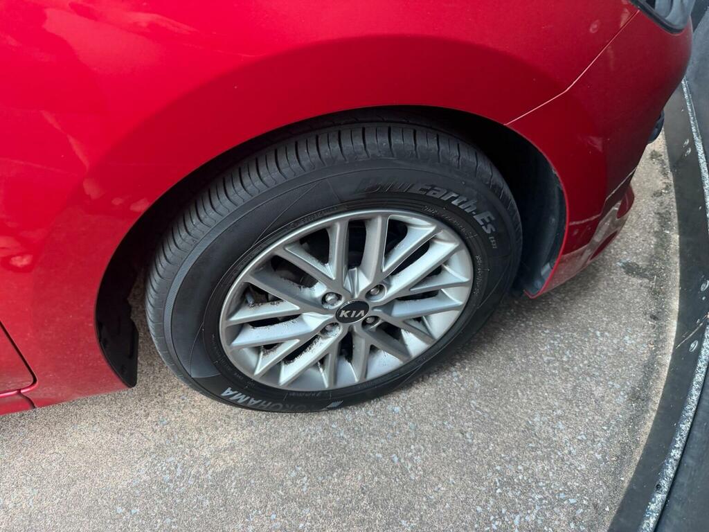 Kia RIO  Red #18