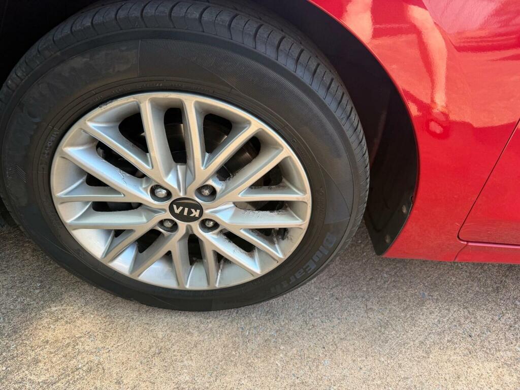 Kia RIO  Red #16