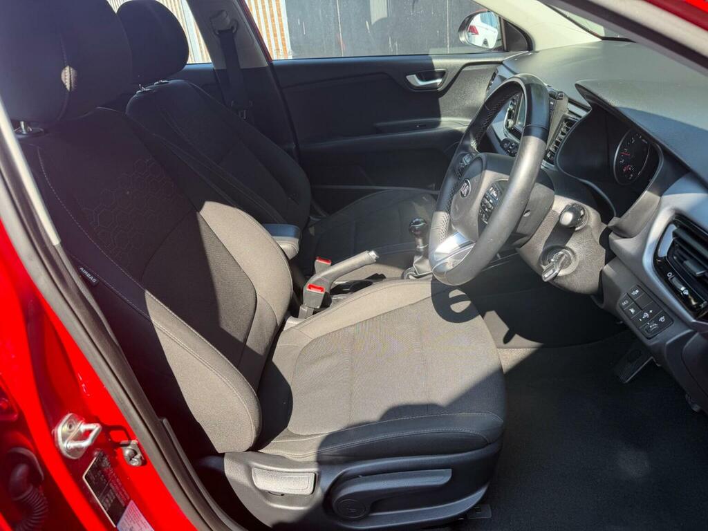 Kia RIO  Red #10