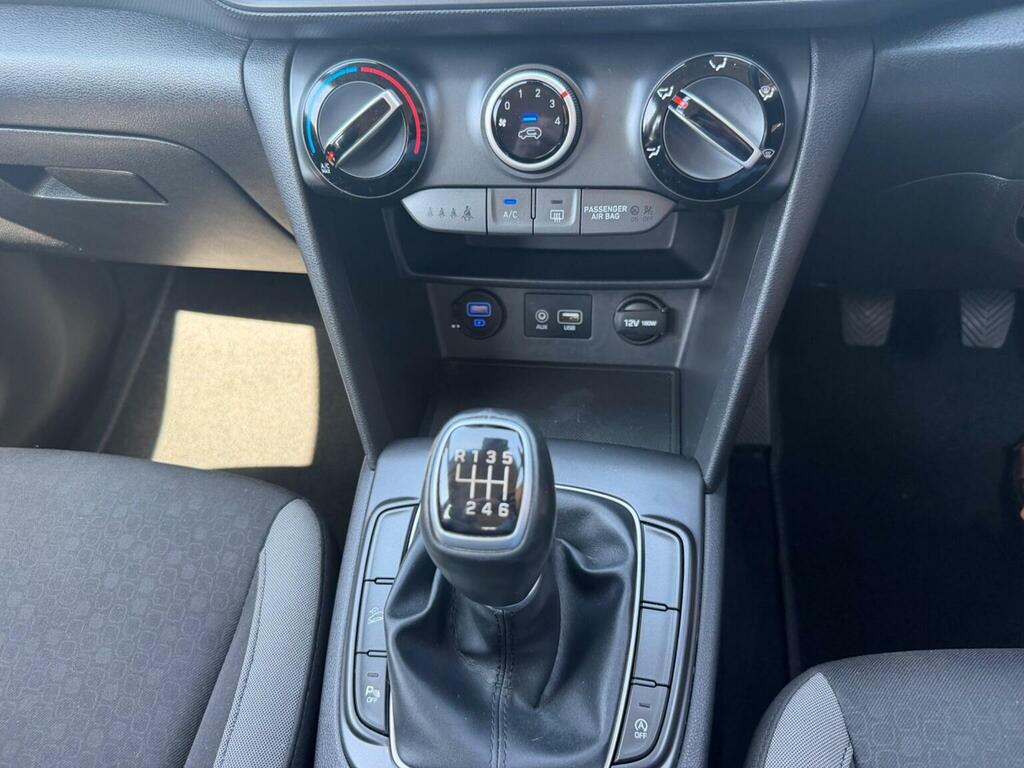 Hyundai Kona Se Orange #7