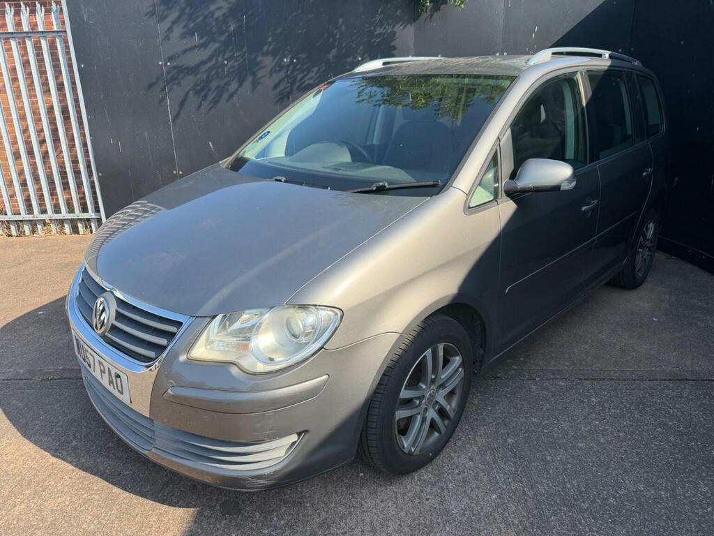 Volkswagen Touran S Black #9